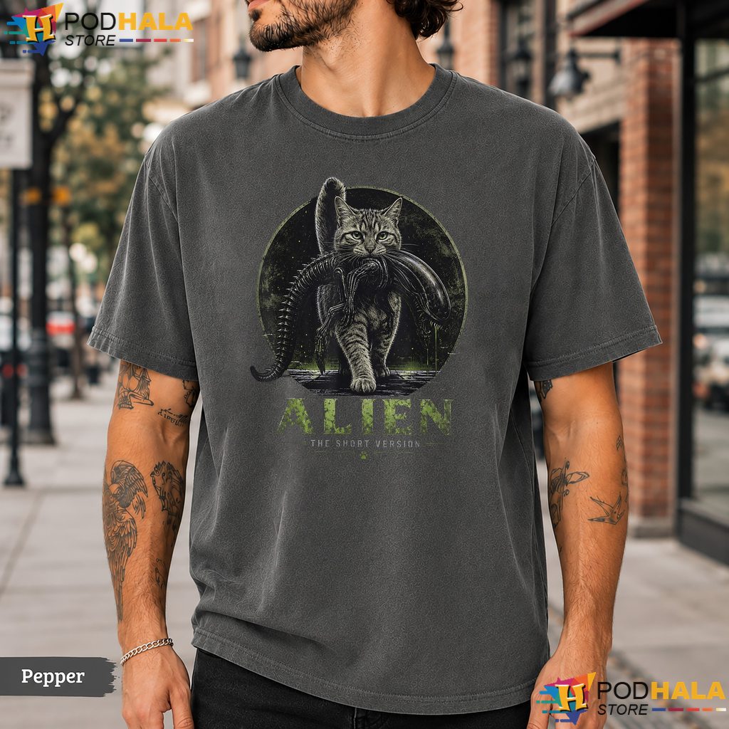 Alien Short Version Cat Comfort Colors T-Shirt Funny Sci Fi Horror Parody
