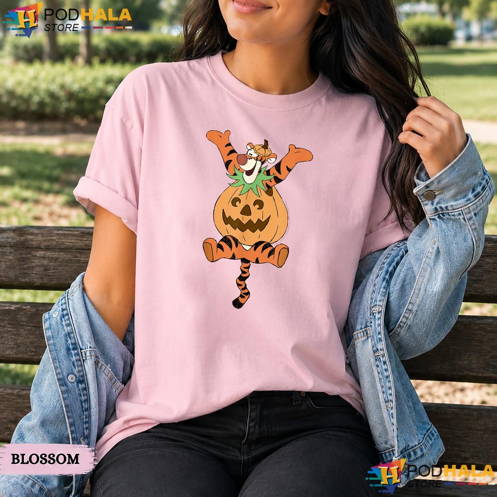 Disney Winnie Pooh Tigger Comfort Colors T-Shirt Halloween Pumpkin Top