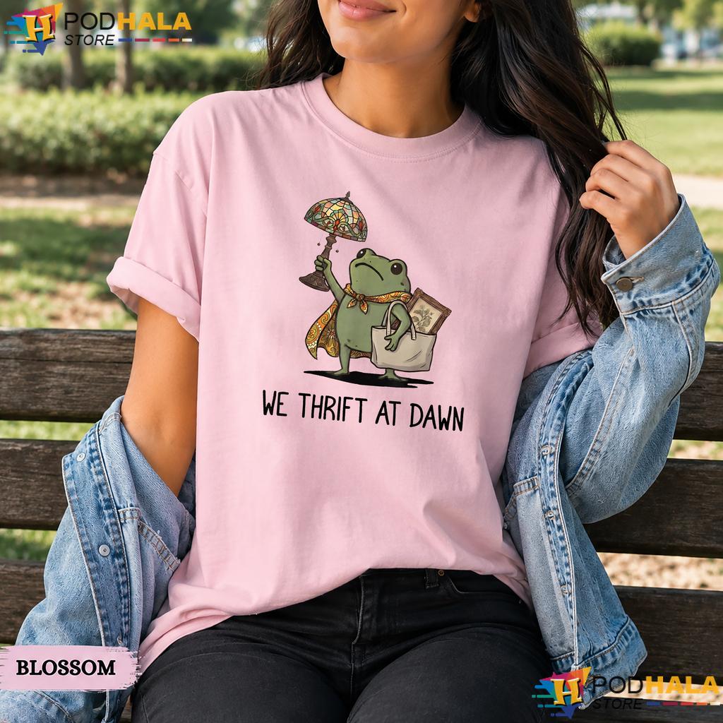 We Thrift At Dawn Frog Comfort Colors T-Shirt Funny Vintage Collector Top