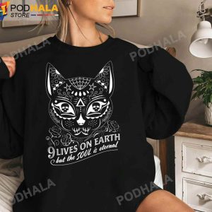 Day of the Dead Dia de los Muertos Sugar Skull Cat Halloween Sweatshirt