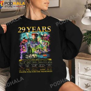 Hocus Pocus 2 Signatures 29 years 1993 2022 sweatshirt Halloween Gifts