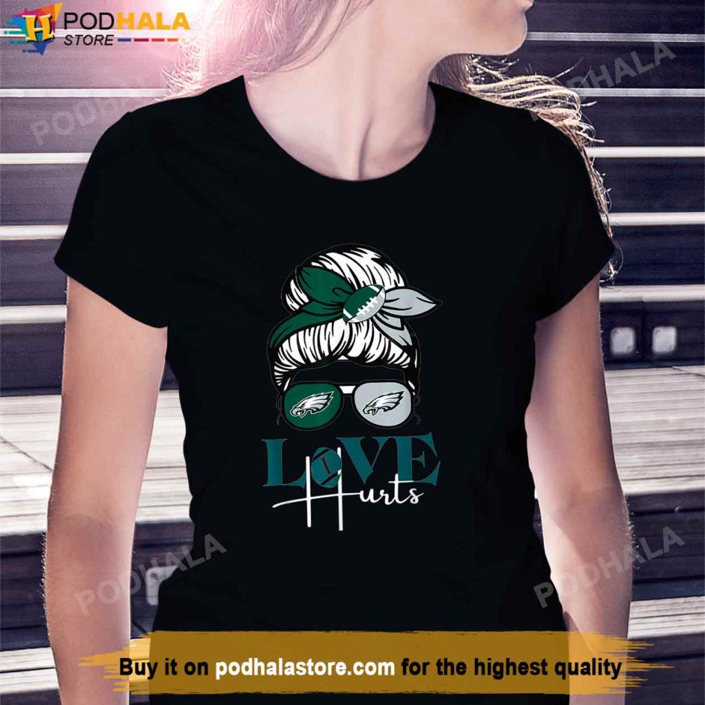 Eagles Fan Messy Bun Girl Women Love Hurts Vintage Philly T-Shirt