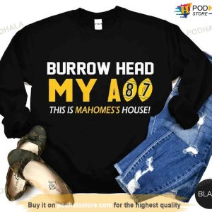 Patrick Mahomes Kansas City Football Helmet Retro Distressed Vintage Style Sweatshirt 3