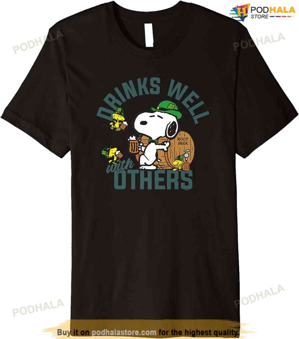 Peanuts St Patrick’s Day Drinks Well With Others Premium T-shirt