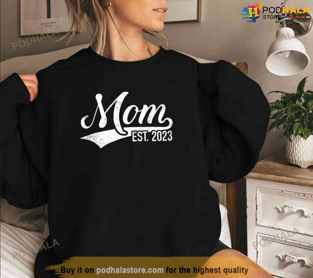 1st Time Mom Est 2023 Promoted To Mommy 2023 New Mom Shirt
