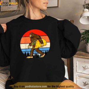 Funny Bigfoot Holding Taco Funny Taco Taco Lover Bigfoot Shirt 3