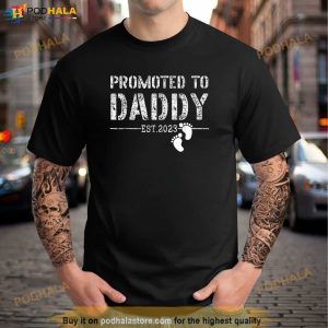 Mens Promoted To Daddy Est 2023 Shirt New Dad Gift Fathers Day Shirt 3