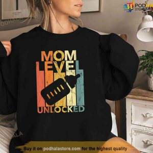 Mom Level Unlocked First Time Mommy Announcement Gift Womens Shirt