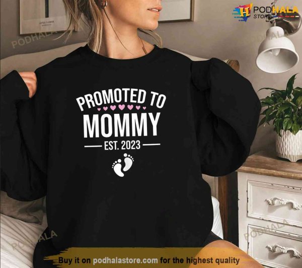 Womens 1st Time Mom EST 2023 New First Mommy 2023 Mothers Day 2023 Shirt
