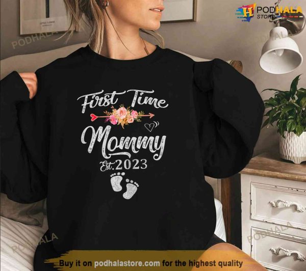 Womens First Time Mommy 2023 Mothers Day Soon To Be Mom Pregnancy Shirt