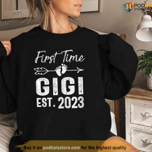 Womens First time Gigi 2023 Mothers Day Soon to be Gigi 2023 Gift TShirt