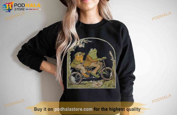 Frog And Toad Crewneck Sweatshirt, Vintage Cottagecore Aesthetic Shirt