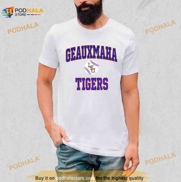 Jimmy Burrow wearing Geauxmaha Tigers Shirt