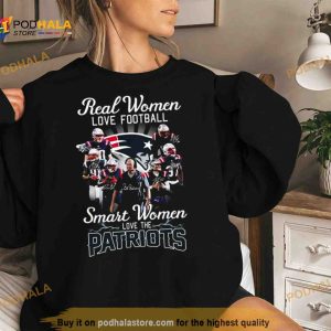 Real Women Love Football Smart Women Love The New England Patriots 2023 Signatures Shirt 2
