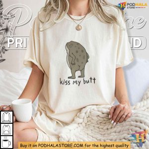 Toad Butt Humor Shirt Kiss My Butt Tee Funny Animal Design for Quirky Fashion 2