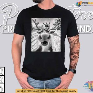 Funny Reindeer Selfie Christmas Shirt Perfect for Holiday Laughs 3